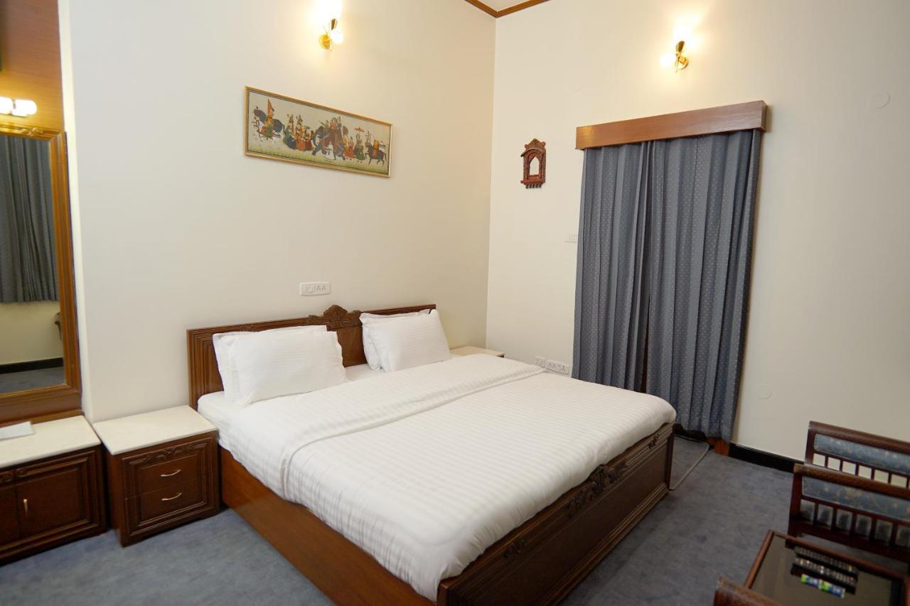 Bed and Breakfast The Edgeworth Shimla Zewnętrze zdjęcie